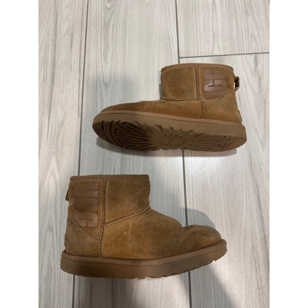 UGG Classic Mini Rubber Logo Chestnut Brown Suede Ankle Boots Womens 6